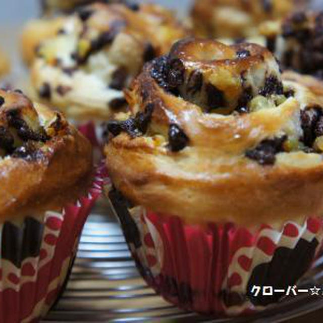 よくばりチョコチップとオレンジピールパン。