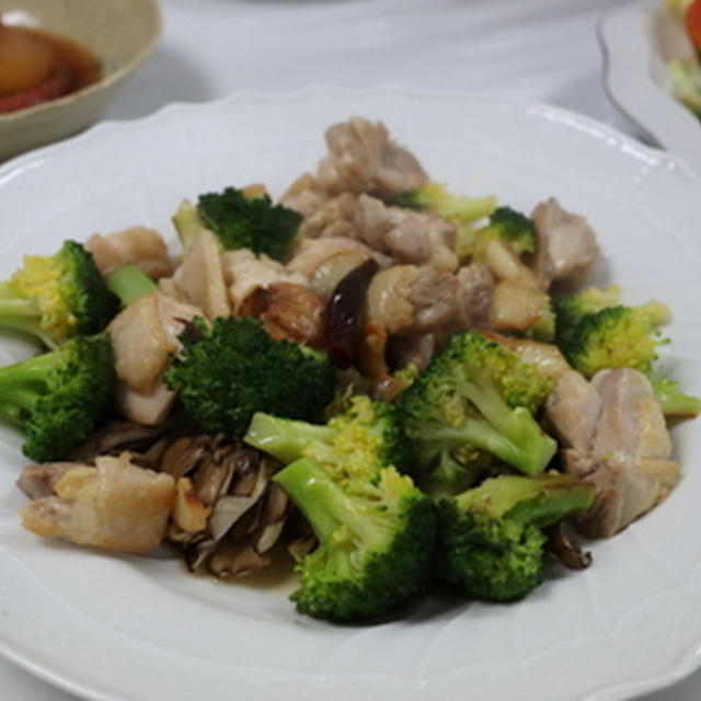 鶏肉とブロッコリーのペペロン炒め★★★