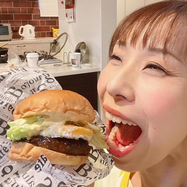 ランチはてりたまバーガーです！！