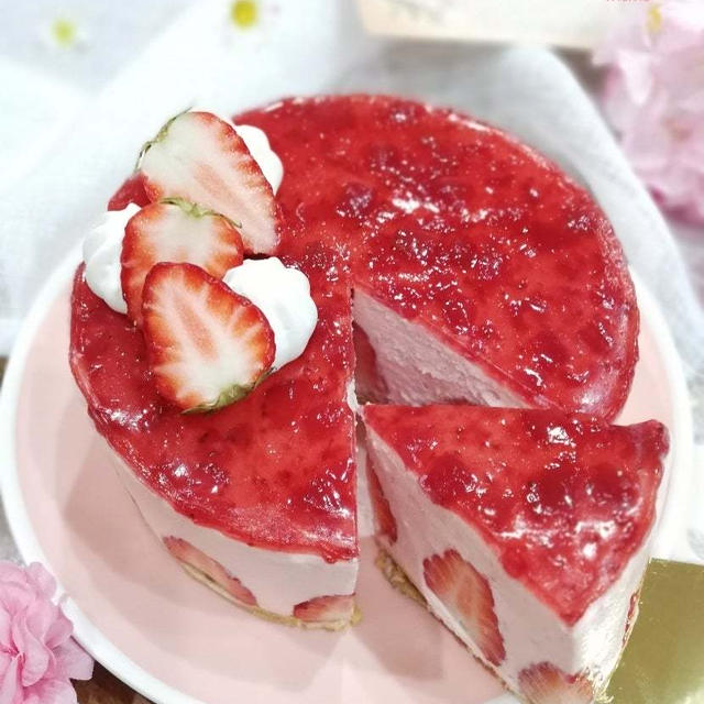 苺チョコでピンク可愛いチョコレートムースケーキ