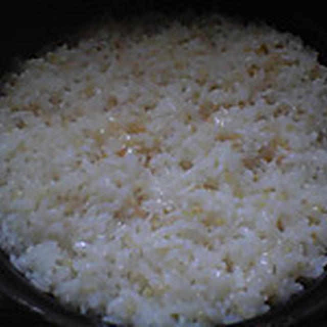 湯立てで白米（９８３）。。。宮城県産登米の米特別栽培米ササニシキ・白米（あいざわ米店）と茨城県産うまかっぺコシヒカリ玄米・新米（あいざわ米店）
