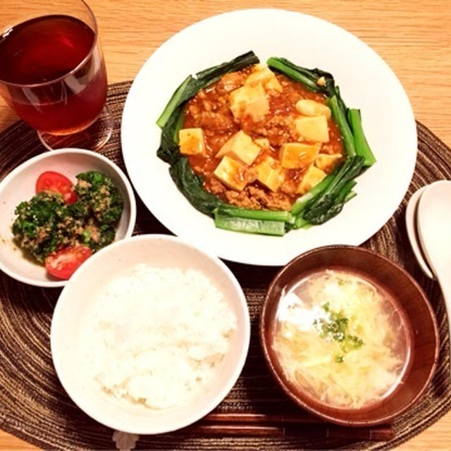 麻婆豆腐とコーンと卵の中華スープとカップヌードル