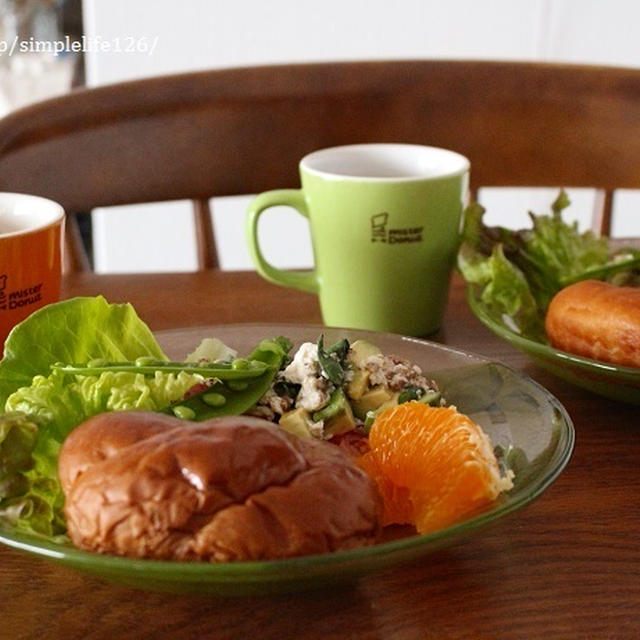 今朝の朝ごはん☆お豆腐ﾃﾞｨｯﾌﾟｻﾗﾀﾞとﾊﾟﾝの朝ごはん