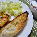 【パンの朝ごはん】レタスとアーモンドのサラダ＆鶏ハム