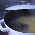 鉄のフライパンで作るバターとキノコのパスタ～ストウブで麺を湯がく方式～