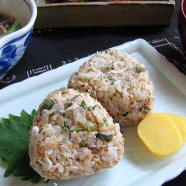 【やさしいご飯】なんもない編・梅み胡麻・じゃこ結び