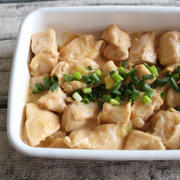 ムネ肉で簡単節約おかず。レンジで鶏肉のオイマヨあえ