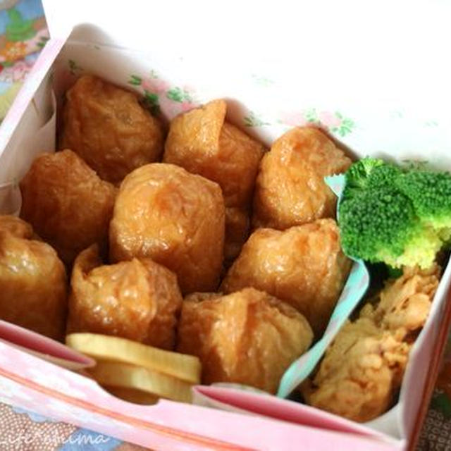 桜咲く稲荷寿司弁当