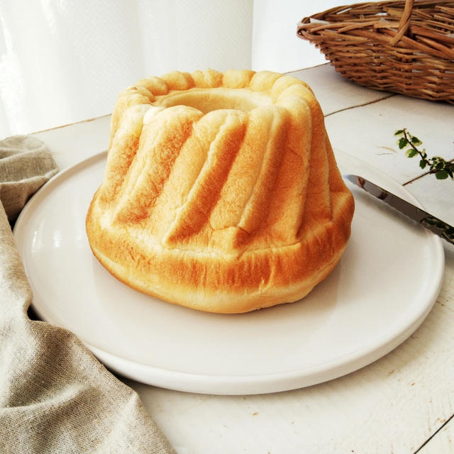 クグロフ型でベーコンチーズ食パン
