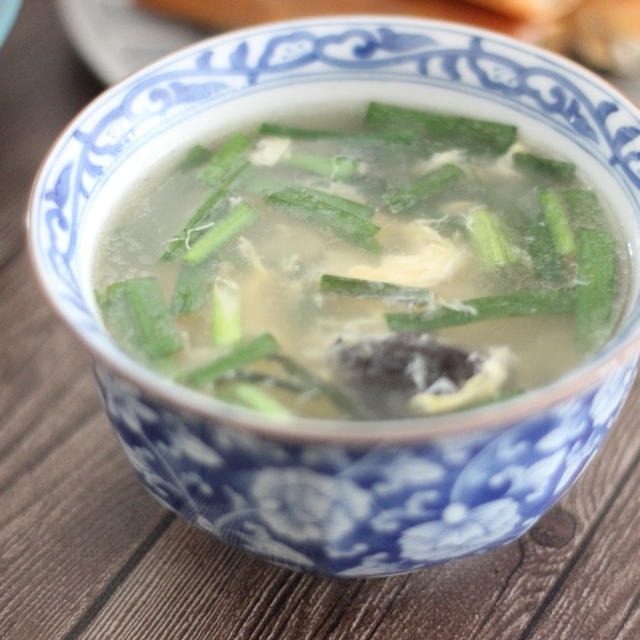 【スパイスアンバサダー】乾いた餃子の皮もおいしく♪花椒香るきくらげのにらたまスープ