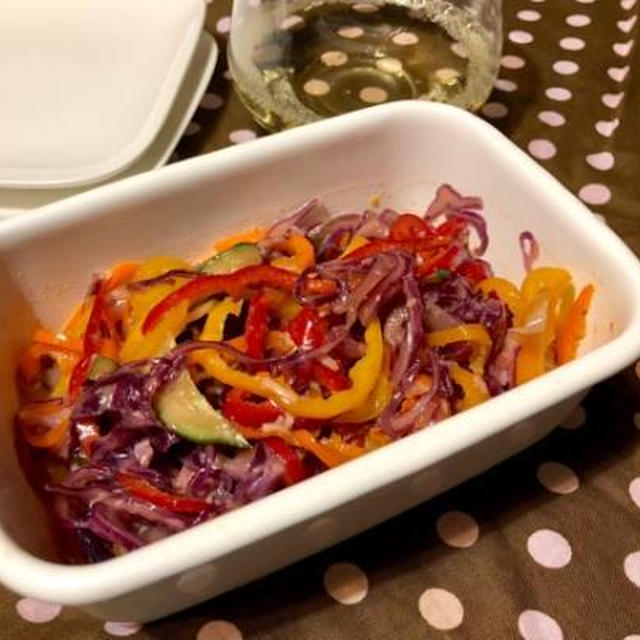 カニカマと赤い野菜のゴマポンサラダ。彩り作りおき常備菜。