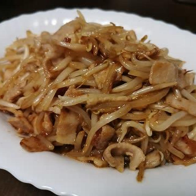 モヤシが前足