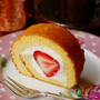 苺のロールケーキ