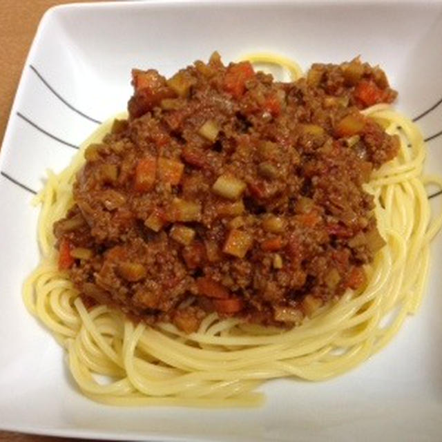 ゴボウ入り味噌ミートソーススパゲッティとしっとりチョコケーキ