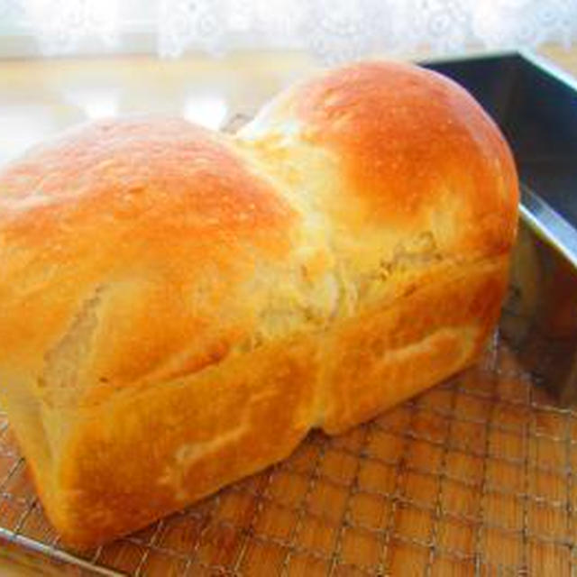 全粒粉のミニ食パン♪唐揚げ＆きのこのｿﾃｰのｻﾝﾄﾞ♪甘納豆とクルミの全粒粉パン♪