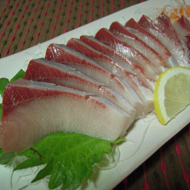 ブリの刺身とシューマイ＆純米酒「貴」