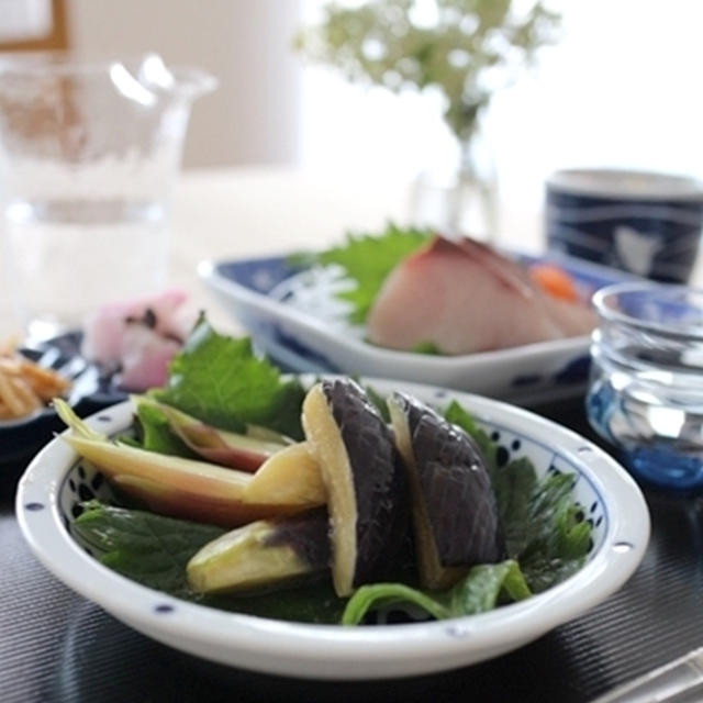 綺麗な茄子紺色の、茄子の揚げ浸し