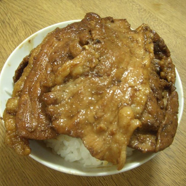 昨夜は豚丼で。