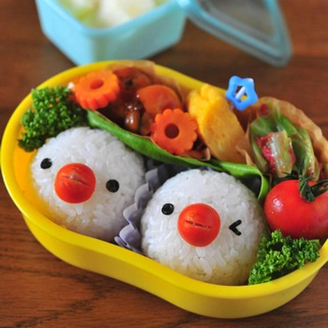 嘴ウインナーで文鳥のお弁当
