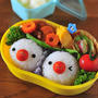 嘴ウインナーで文鳥のお弁当