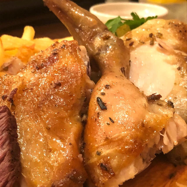 肉盛りのボリュームと自慢のロディサリーチキンに大満足♡