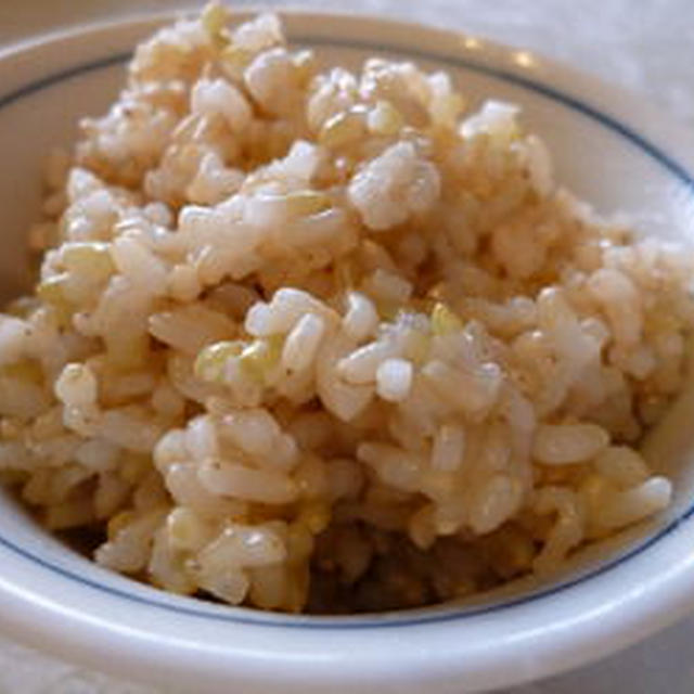 食べ過ぎを抑える方法♪五感を使って味わう