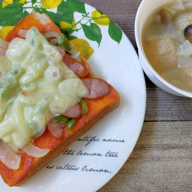 夫の休日朝ごはん＼(^o^)／ピザトーストは具だくさん♪
