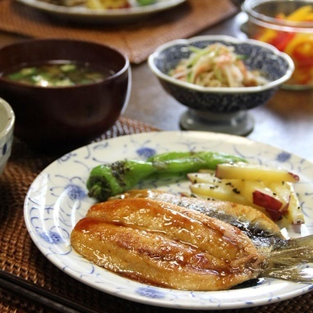 いわしの蒲焼き・プレート と 中華サラダ。