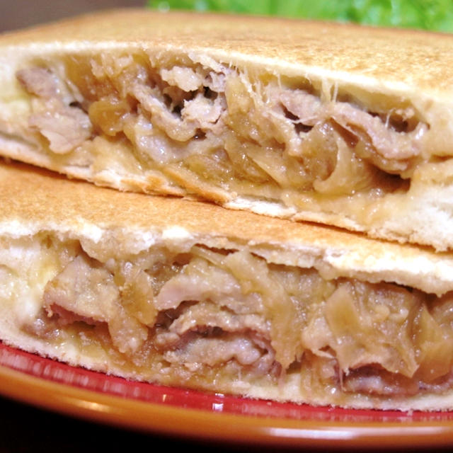 ホットサンドメーカーお手軽レシピ！「豚の生姜焼きのホットサンド」
