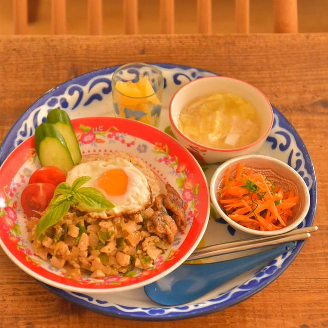 自家製ハーブでガパオライスのアジアごはんランチ