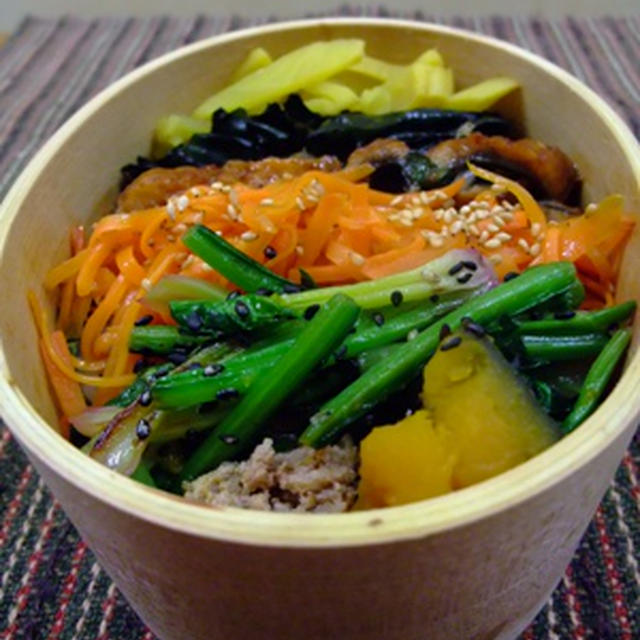 カラフルうなぎ丼お弁当。