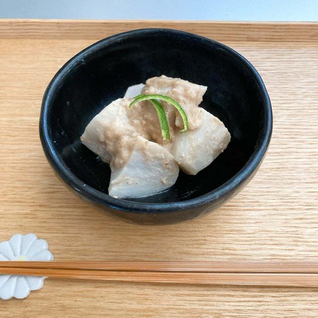 里芋の胡麻味噌和え