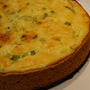 Quiche à l'oignon frais et champignons