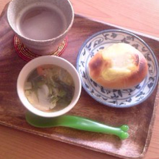 ツナマヨパンとお野菜スープ♪