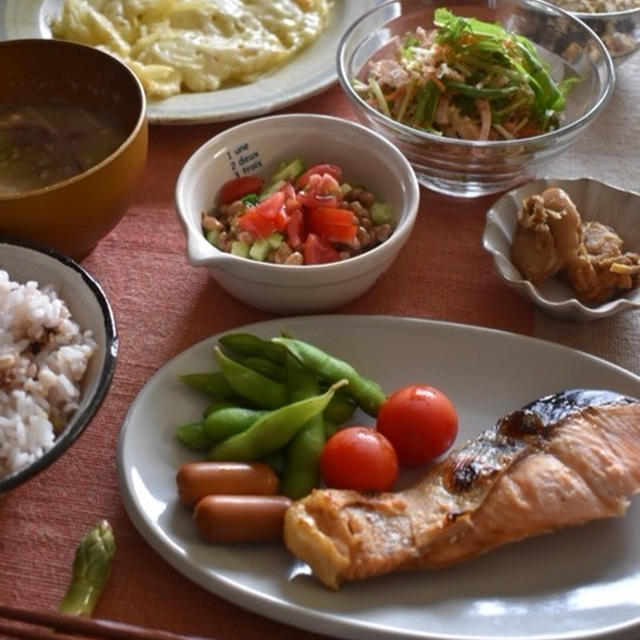 品数いっぱいな朝ごはん。ちゃんと意味があるんだ。