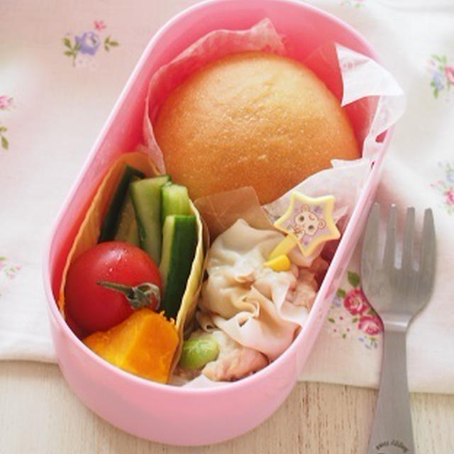【幼稚園パン弁当】レンジでふわふわ豆腐しゅうまいのお弁当。