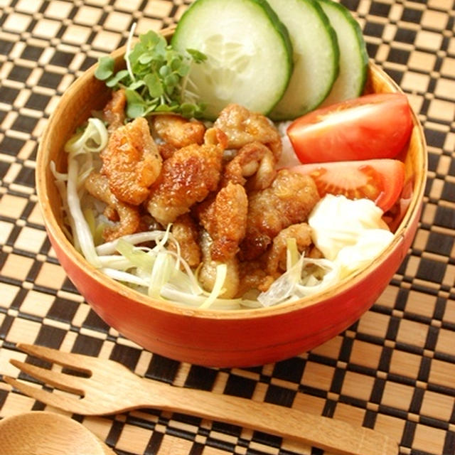 【鶏皮丼】とパブランチ♡