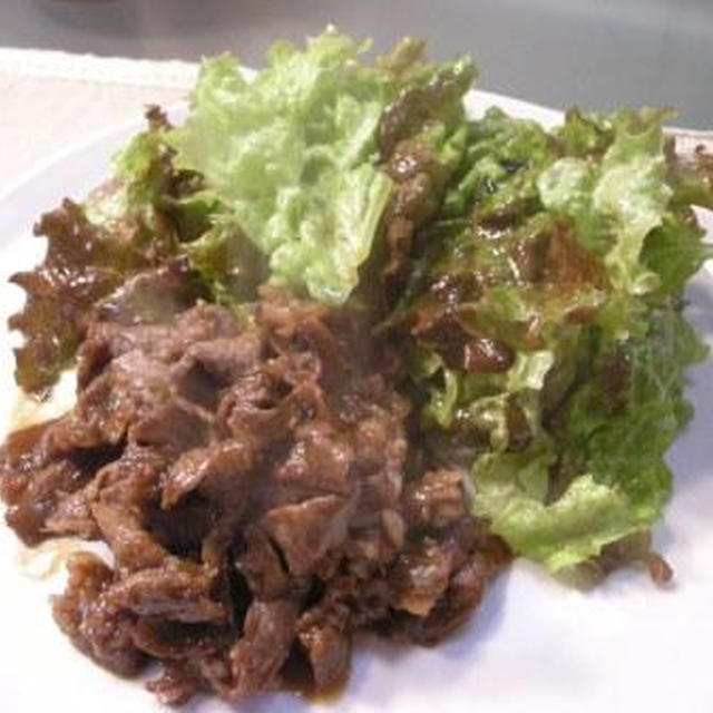 焼き肉とサラダ