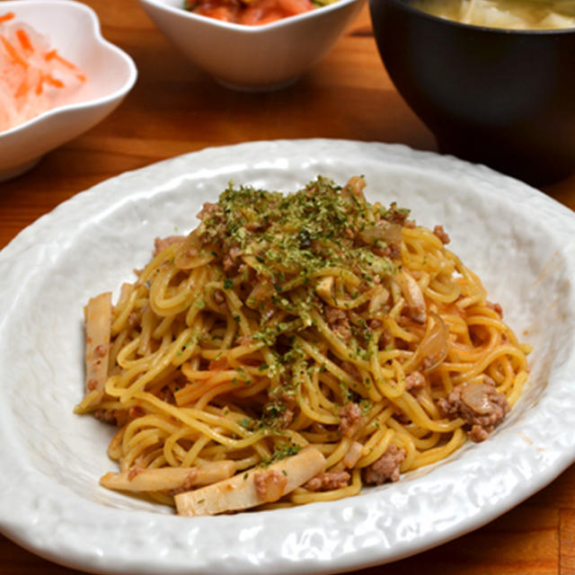 ソースケチャップ焼きそば。　ちょりのアドバイス～♪＾＾の晩ご飯。