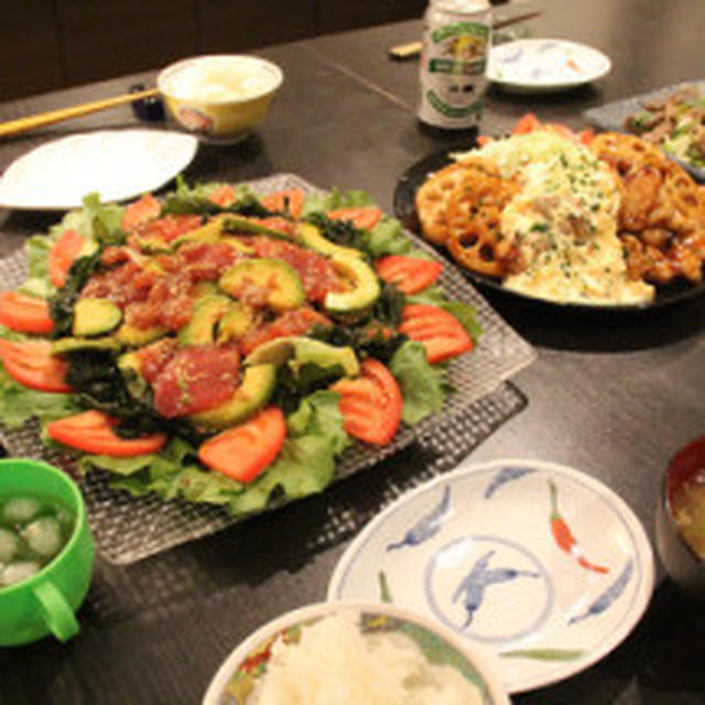 【フライパンでピザまんを蒸します～！！】 .#ソースがゆるくて包みにくい#膨らんだら...