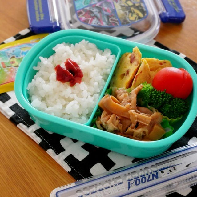 豚肉とメンマの甘辛炒め＆コンビーフオムレツのお弁当