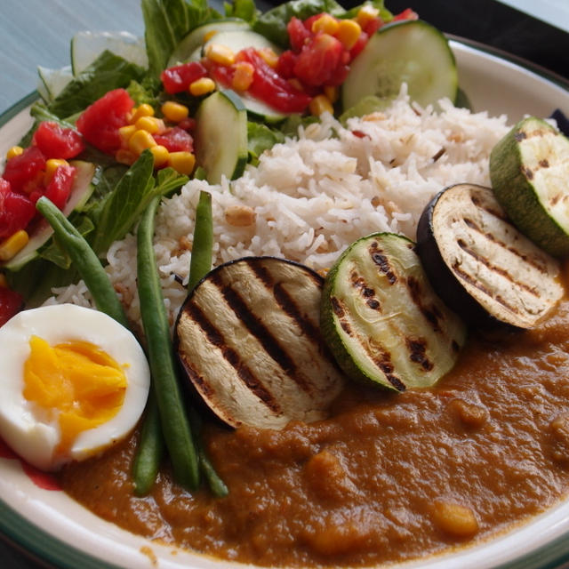 小麦粉もルーも使わない、豆と野菜の手作りカレー