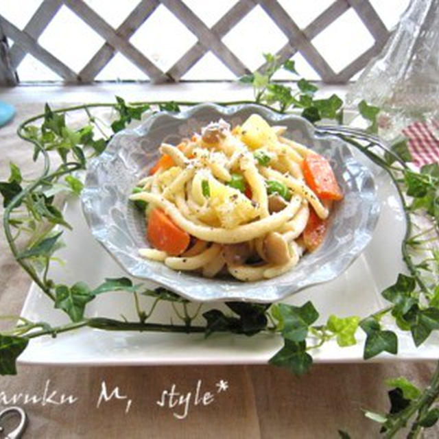 ピーチ（パスタ）！野菜のチーズ＆バター和え