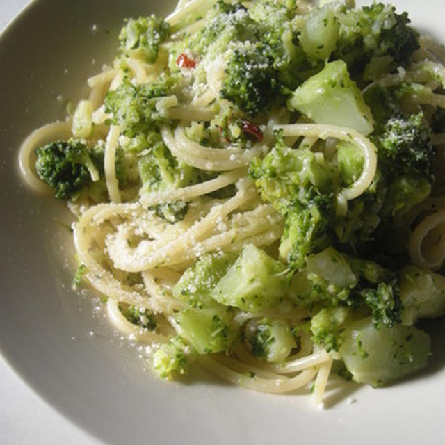 Spaghetti ai broccoli ブロッコリーのスパゲティ