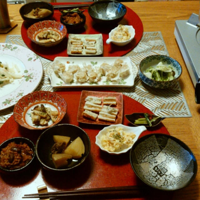 スパイス各種のカレー鍋とツナ大根と小鉢6種で晩酌