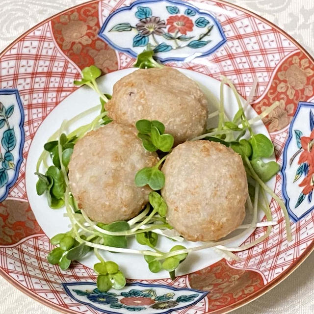 【レシピ　エビと里芋の揚げ団子】4月30日は人気や才能運アップのエビがラッキー、家庭運と根気も！