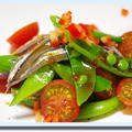 スナップえんどうとキビナゴの梅醤油サラダ：蕨とせせりの味噌炒り煮