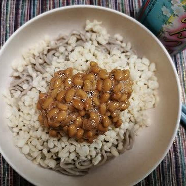冷たい納豆そばの夕ご飯