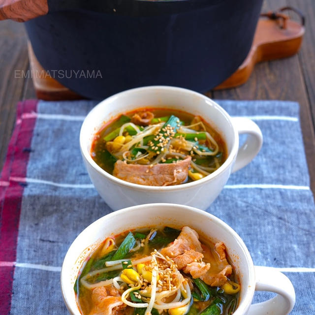 夏こそ食べたい！豆もやしたっぷりスタミナキムチスープ