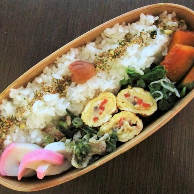 まずは結びかまぼこ